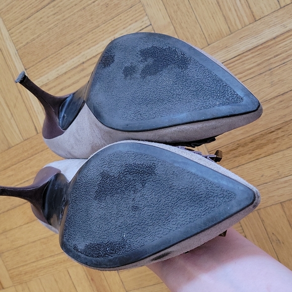 Guess Shoes - Picture 3 of 5